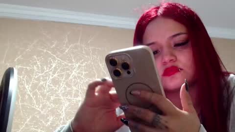 Snapshot of anne_julienne chatting on 02/07/26, 01:53 online show from 02/07/26, 01:53