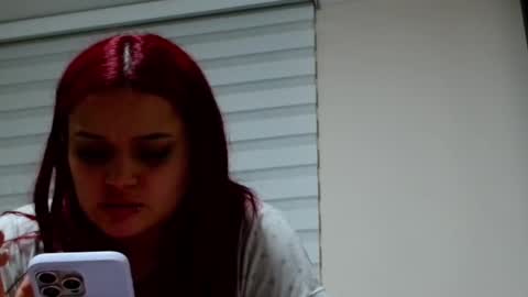 Snapshot of anne_julienne chatting on 02/21/26, 02:12 online show from 02/21/26, 02:12