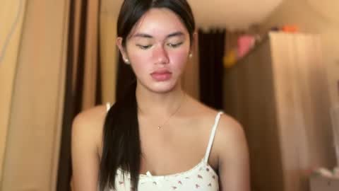 Snapshot of annedee_ chatting on 12/20/24, 08:49 Kim online show from 12/20/24, 08:49