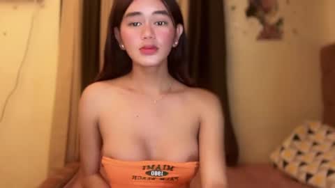 Snapshot of annedee_ chatting on 01/01/25, 06:37 Kim online show from 01/01/25, 06:37