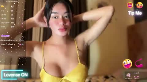 Snapshot of annedee_ chatting on 02/01/25, 06:00 Kim online show from 02/01/25, 06:00