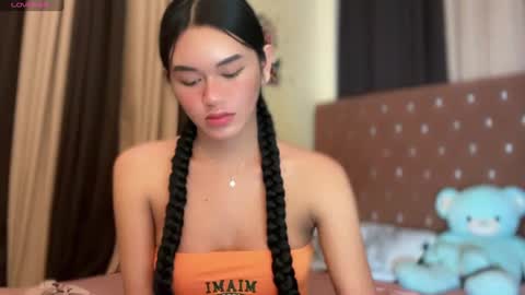 Snapshot of annedee_ chatting on 02/25/25, 10:07 Kim online show from 02/25/25, 10:07