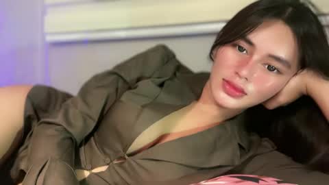 Snapshot of annedee_ chatting on 12/18/25, 09:54 Kim online show from 12/18/25, 09:54