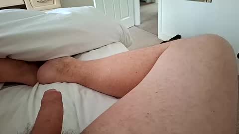 Snapshot of annesfeet chatting on 02/04/25, 02:10 Annesfeet online show from 02/04/25, 02:10