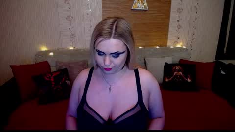 Snapshot of annessixreign chatting on 12/29/24, 12:20 AnnessixReign online show from 12/29/24, 12:20