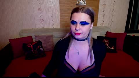 Snapshot of annessixreign chatting on 01/19/25, 02:38 AnnessixReign online show from 01/19/25, 02:38