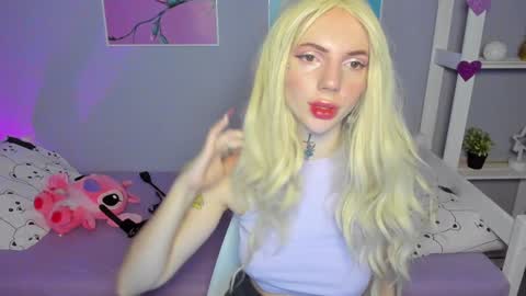 Snapshot of annetenet chatting on 12/14/24, 04:23 Annet online show from 12/14/24, 04:23