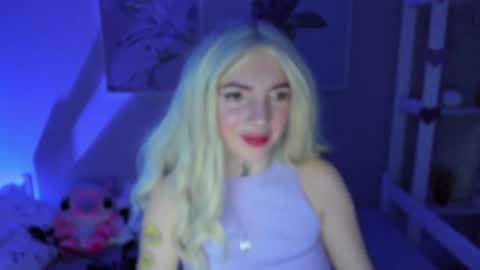 Snapshot of annetenet chatting on 12/15/24, 06:29 Annet online show from 12/15/24, 06:29