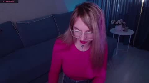 Snapshot of annetenet chatting on 10/05/25, 08:12 Annet online show from 10/05/25, 08:12