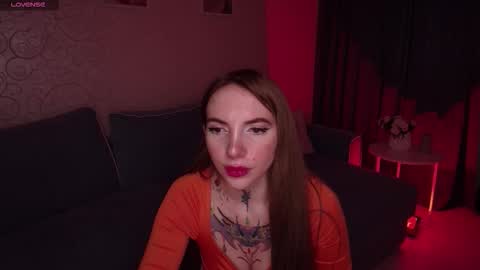 Snapshot of annetenet chatting on 11/13/25, 09:08 Annet online show from 11/13/25, 09:08