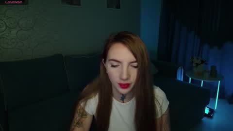 Snapshot of annetenet chatting on 11/30/25, 09:24 Annet online show from 11/30/25, 09:24