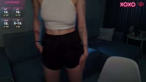 Snapshot of annetenet chatting on 03/05/26, 08:32 Annet online show from 03/05/26, 08:32