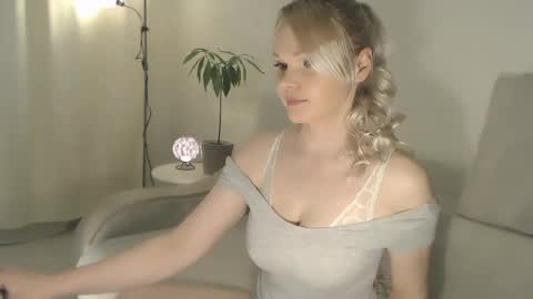 Annett online show from 02/08/25, 03:42