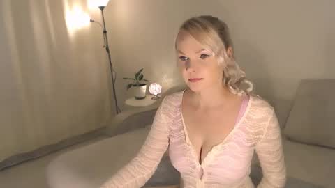 Annett online show from 09/24/25, 12:47