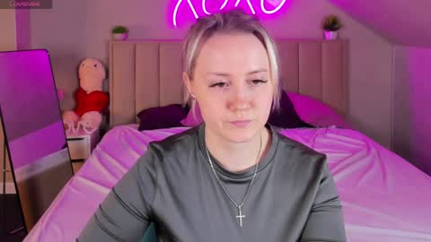 Snapshot of annette_potter chatting on 03/17/26, 02:27 Joyce Howard online show from 03/17/26, 02:27