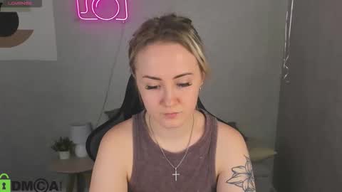 Snapshot of annette_potter chatting on 03/18/26, 02:15 Joyce Howard online show from 03/18/26, 02:15