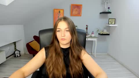 annewilsonn online show from 11/25/25, 12:27