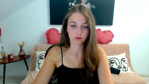 Snapshot of annewilsonn chatting on 07/22/26, 04:37 annewilsonn online show from 07/22/26, 04:37