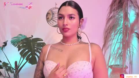 Angel online show from 10/12/25, 03:33