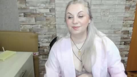 Snapshot of anngelynajoy chatting on 01/13/26, 11:10 Anngel online show from 01/13/26, 11:10