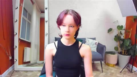 Snapshot of anni_way chatting on 11/17/25, 12:22 Anni online show from 11/17/25, 12:22