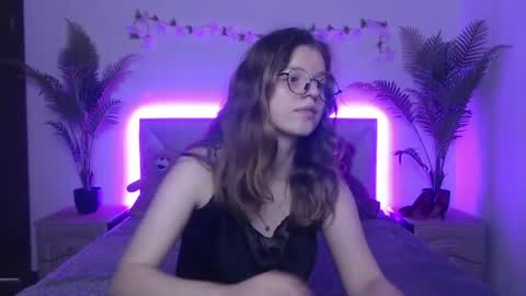Snapshot of annibrownss chatting on 07/26/26, 06:10 Anni online show from 07/26/26, 06:10
