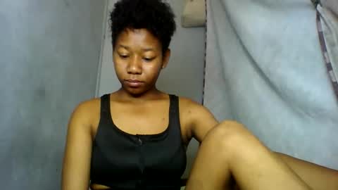 Snapshot of annick98 chatting on 02/15/26, 06:43 annick98 online show from 02/15/26, 06:43
