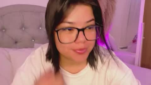 annie_20_ online show from 04/24/26, 11:23