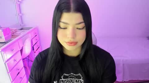 Snapshot of annie_andrade1 chatting on 02/24/26, 03:59 annie online show from 02/24/26, 03:59