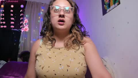 Snapshot of annie_bigboobs_ chatting on 01/10/25, 10:04 Ana Bolena independent model online show from 01/10/25, 10:04