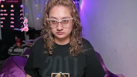 Snapshot of annie_bigboobs_ chatting on 01/25/25, 09:25 Ana Bolena independent model online show from 01/25/25, 09:25