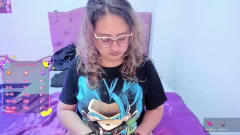 Snapshot of annie_bigboobs_ chatting on 12/15/25, 10:47 Ana Bolena independent model online show from 12/15/25, 10:47