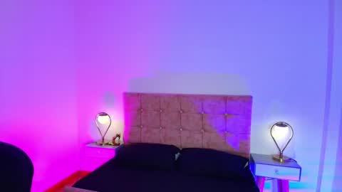 Annie Bonnie   online show from 04/30/26, 11:38