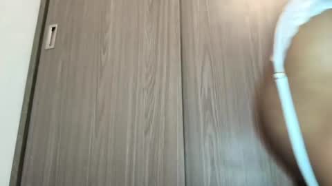 Snapshot of annie_darling_ chatting on 06/10/26, 11:20 A N G E L online show from 06/10/26, 11:20