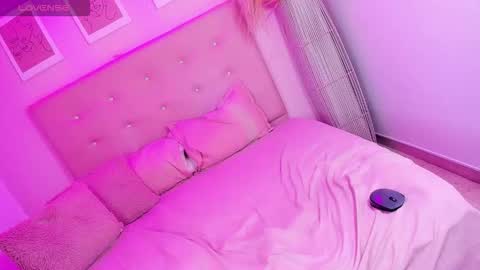 Snapshot of annie_dolce_ chatting on 02/15/26, 07:51 annie_dolce_ online show from 02/15/26, 07:51