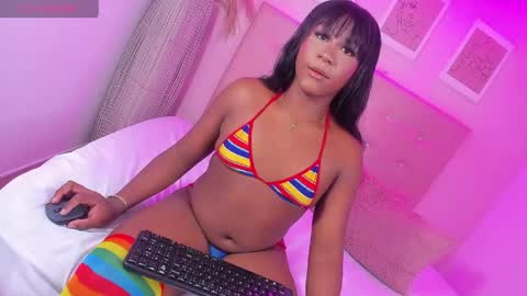 annie_dolce_ online show from 04/13/26, 10:04