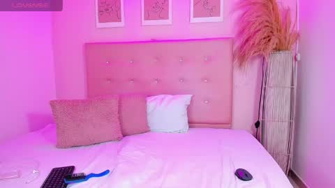 annie_dolce_ online show from 04/29/26, 10:05