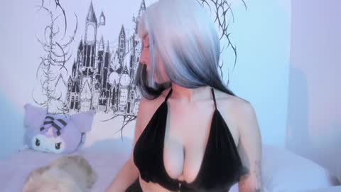 Snapshot of annie_gr chatting on 12/14/24, 06:13 annie online show from 12/14/24, 06:13