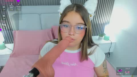 Snapshot of annie_grosee chatting on 04/01/26, 08:06 Annie online show from 04/01/26, 08:06