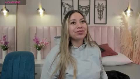 Snapshot of annie_karlsson__ chatting on 09/09/25, 03:28 online show from 09/09/25, 03:28