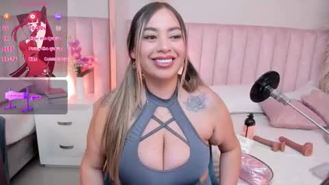 Snapshot of annie_karlsson__ chatting on 10/03/25, 06:54 online show from 10/03/25, 06:54