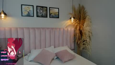 Snapshot of annie_karlsson__ chatting on 10/05/25, 03:27 online show from 10/05/25, 03:27