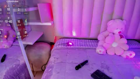   online show from 12/03/25, 03:03