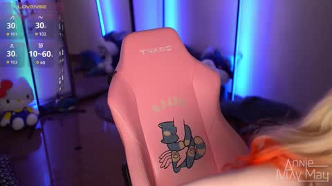 Snapshot of annie_may_may chatting on 11/02/25, 01:13 Annie May online show from 11/02/25, 01:13