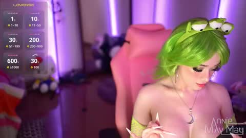 Snapshot of annie_may_may chatting on 11/20/25, 03:23 Annie May online show from 11/20/25, 03:23