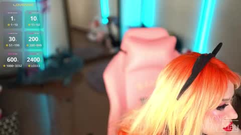 Snapshot of annie_may_may chatting on 01/06/26, 02:43 Annie May online show from 01/06/26, 02:43