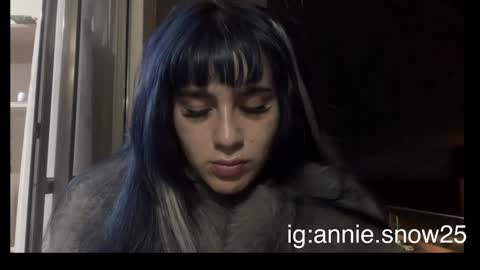 Snapshot of annie_snow_ chatting on 02/07/25, 02:40 JEANNE no olvides seguirme dont forget follow me uu online show from 02/07/25, 02:40