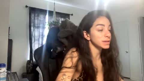 Snapshot of annie_xxx111 chatting on 12/09/24, 07:18 annie_xxx111 online show from 12/09/24, 07:18