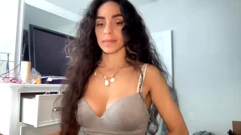 Snapshot of annie_xxx111 chatting on 09/28/25, 04:34 annie_xxx111 online show from 09/28/25, 04:34