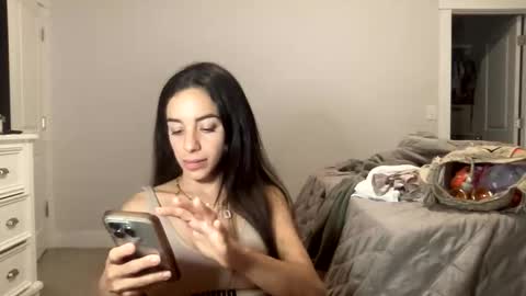 Snapshot of annie_xxx111 chatting on 10/28/25, 12:14 annie_xxx111 online show from 10/28/25, 12:14